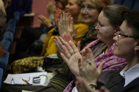 Рождественская секция в «Гласе»: в 2-х отделениях